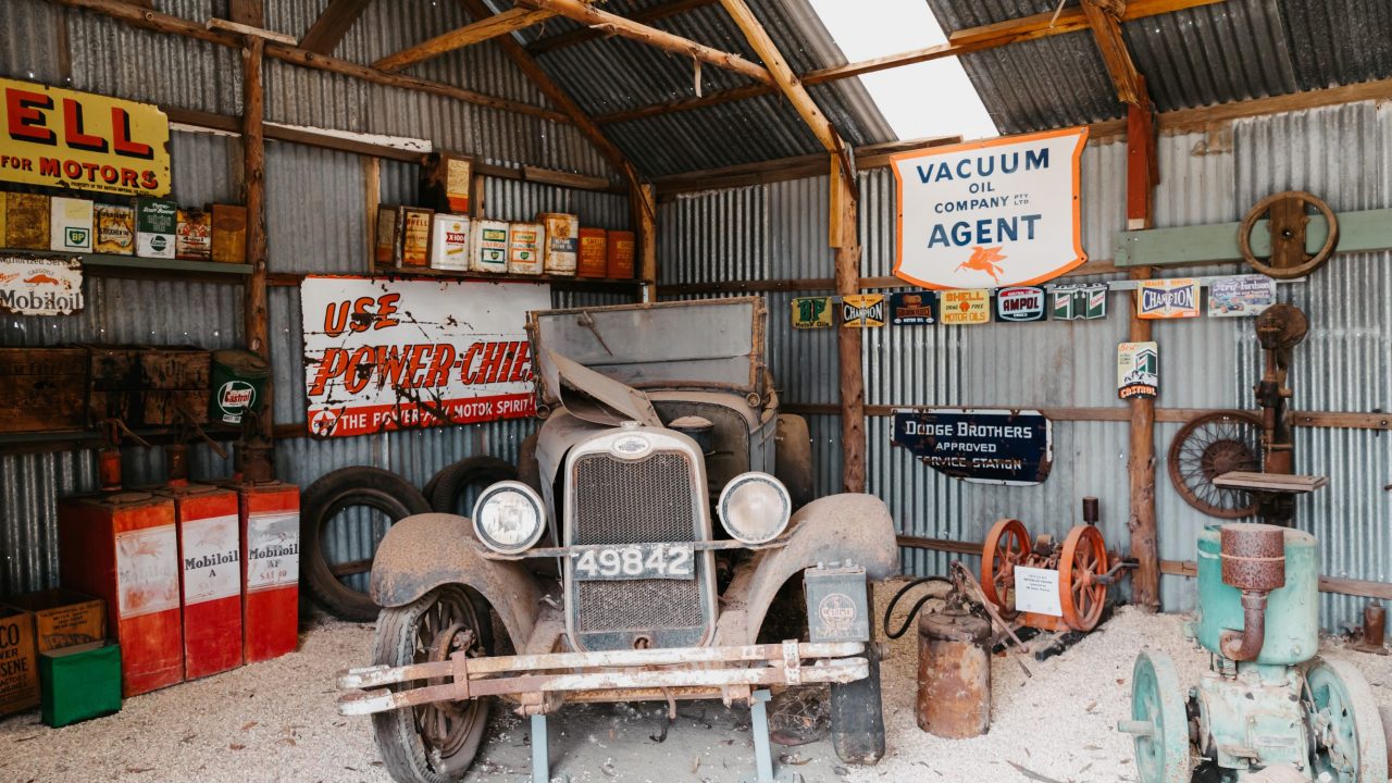 karoonda pioneer park old car shed