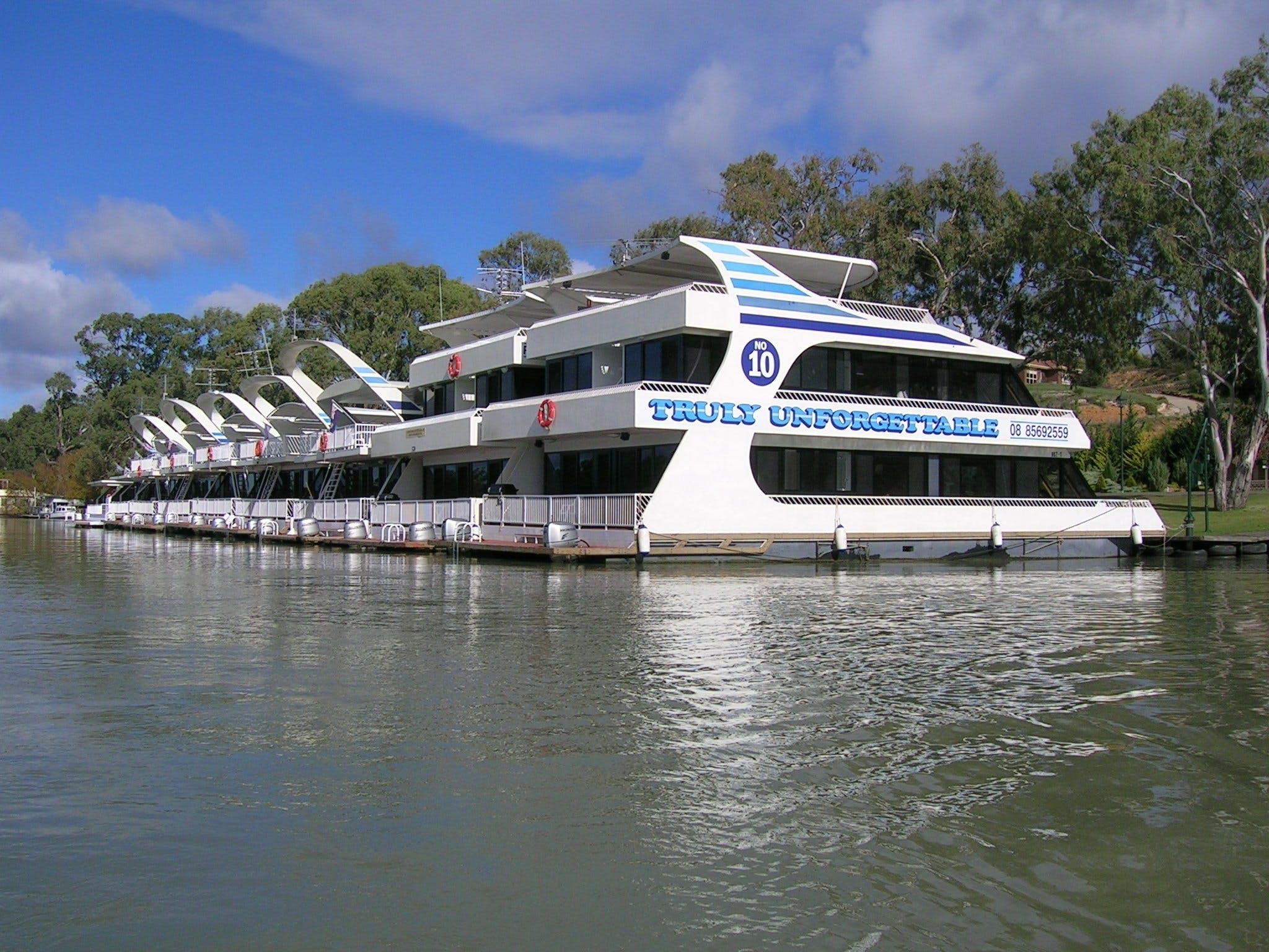 Houseboats Murray River Lakes and Coorong