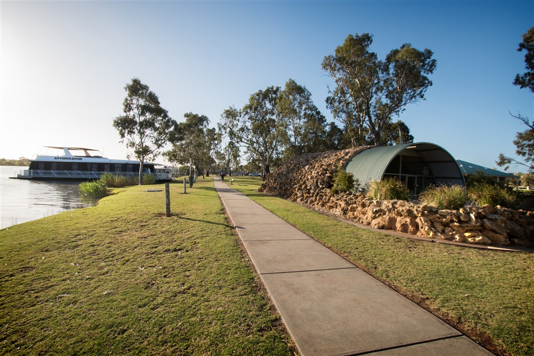 sturt-river-murray-bridge