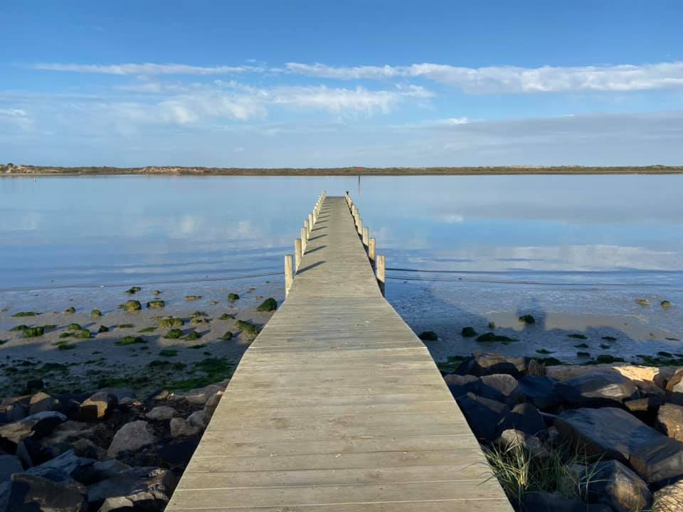 sugars-beach-jetty-cred-coorong-cafe