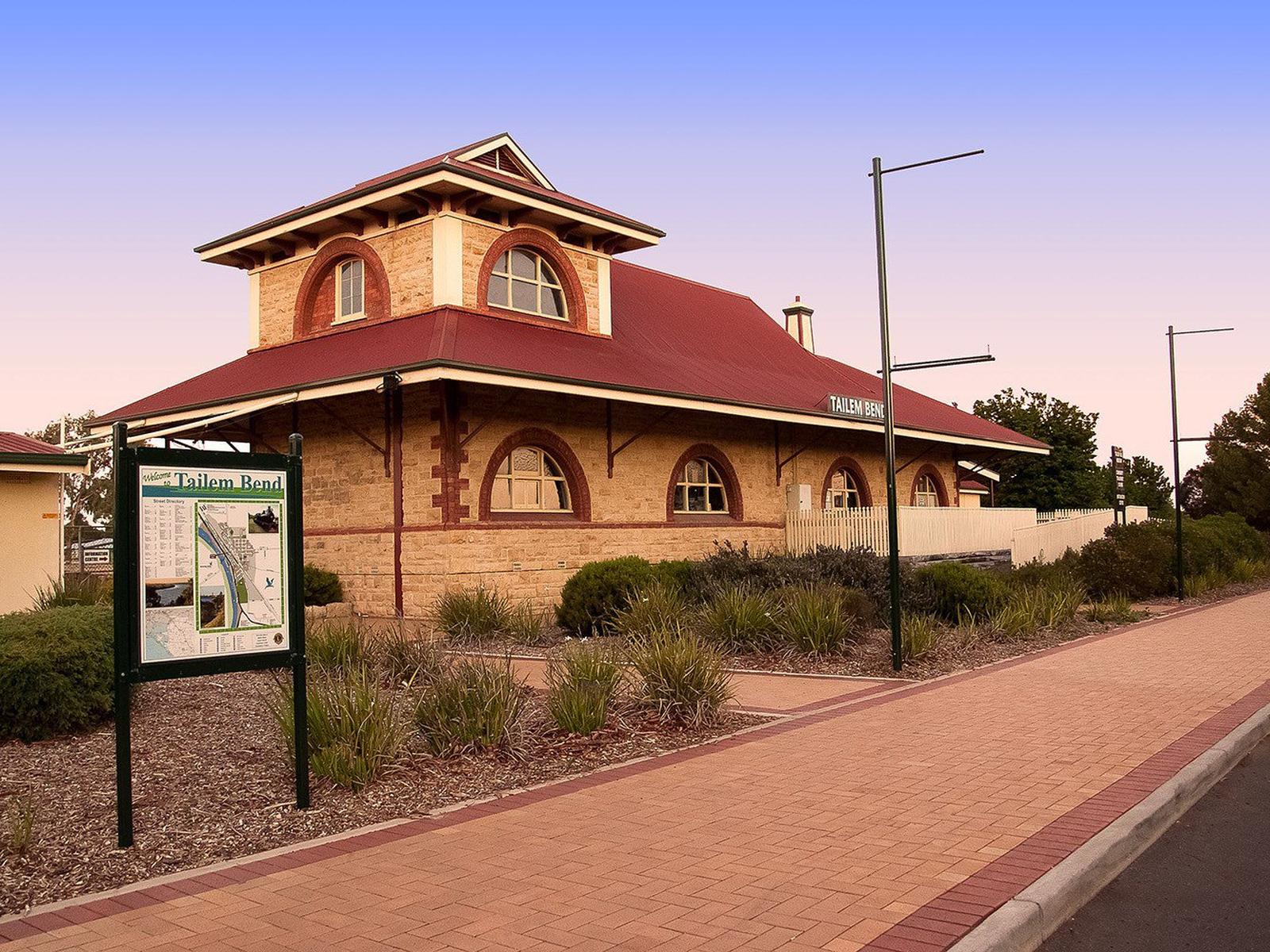 tailem-bend-info-station